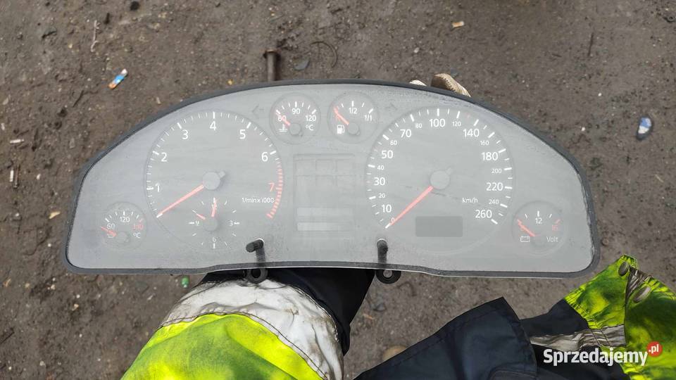 Licznik Audi a6 c5 18 benzyna przed lift osobowe Książ Wielkopolski
