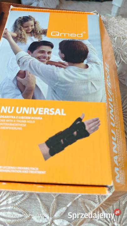 Qmed Manu Universal Orteza nadgarstka z ujęciem Kwidzyn