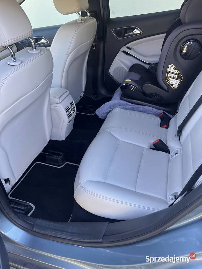 MERCEDES GLA 250 Benzyna