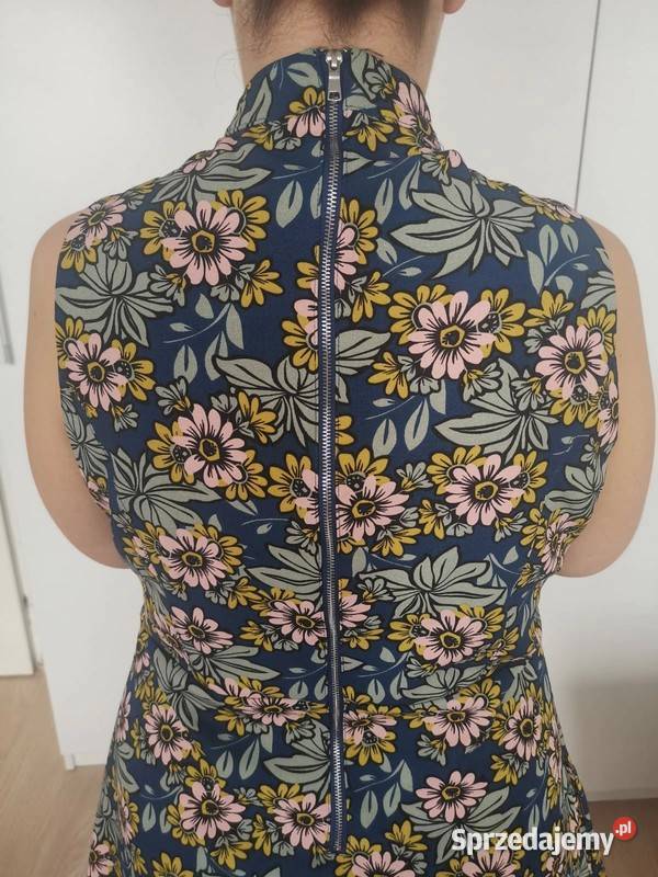 Elegancka rozkloszowana sukienka w kwiaty floral niebieski Kraków