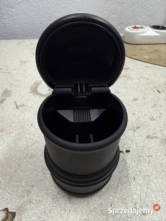 Popielniczka Toyota małopolskie Piła Kościelecka sprzedam