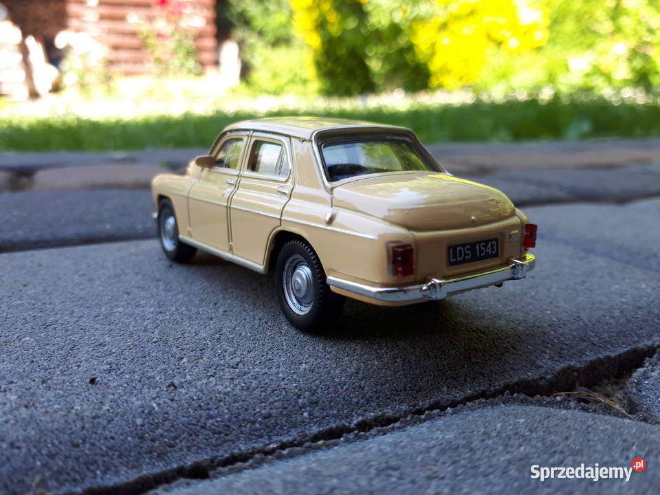 FSO Warszawa 224 143 kremowa czarne tablice podkarpackie