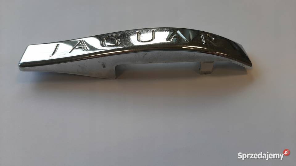 LISTWA ZNACZEK EMBLEMAT CHROM PRAWY TYŁ JAGUAR