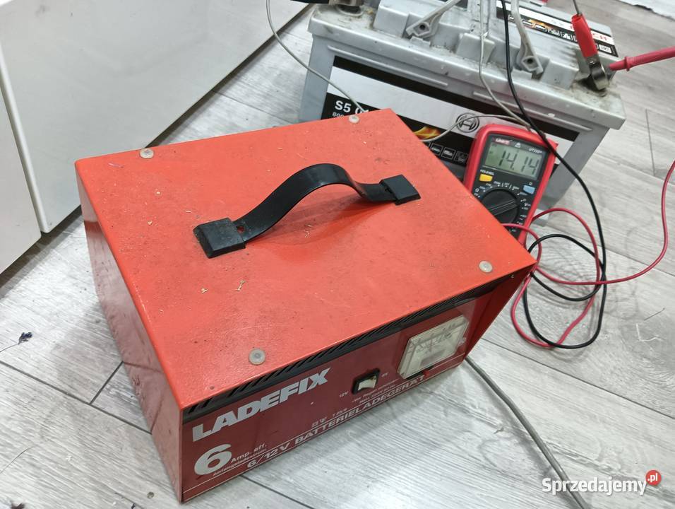 Prostownik ładowarka 6A 12V sprawny porządny Wałbrzych