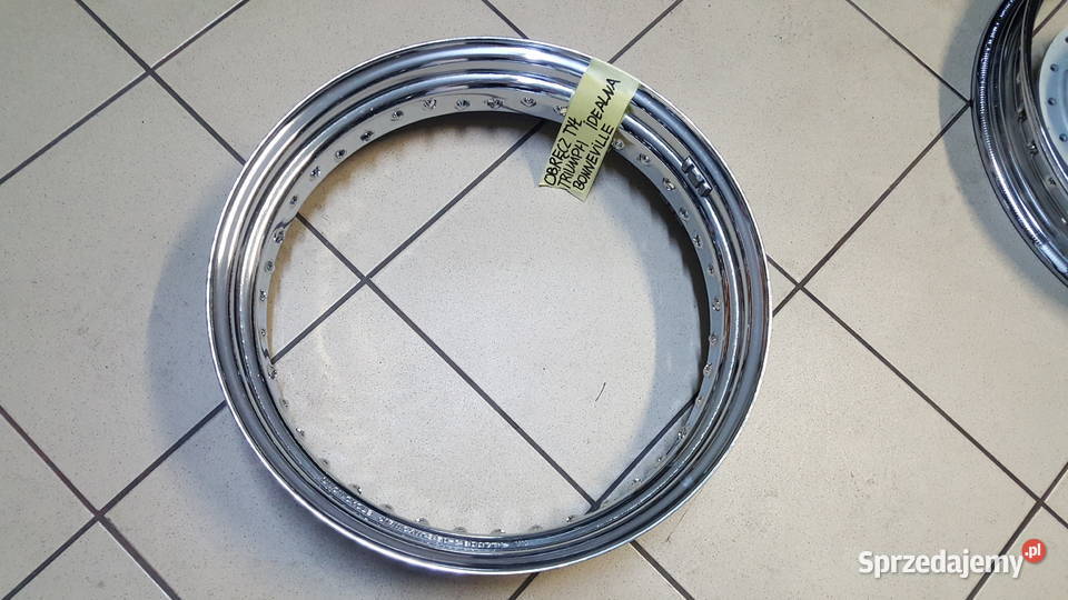 Obręcz felgi tył Triumph Bonnewille ideał