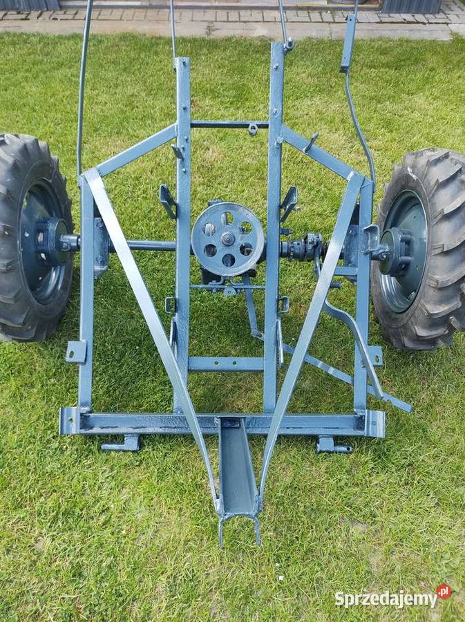 Rozsiewacz do nawozu KOS Miedźno