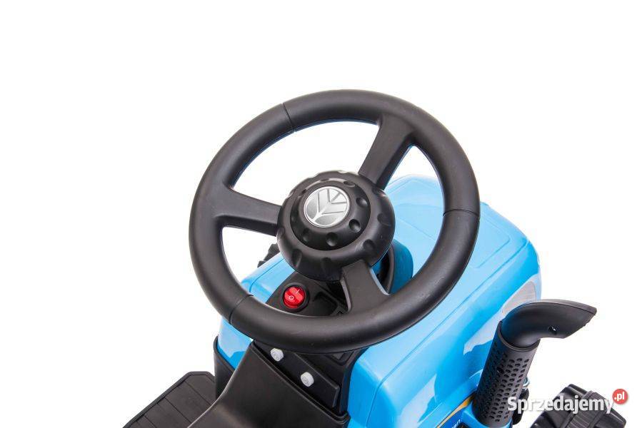 Traktor na akumulator z przyczepą