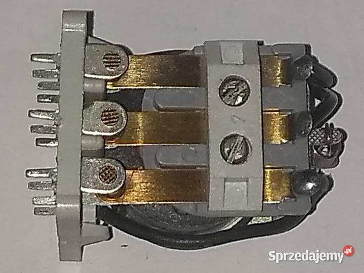 Przekaźnik R15 3PDT 5A 220V 50Hz