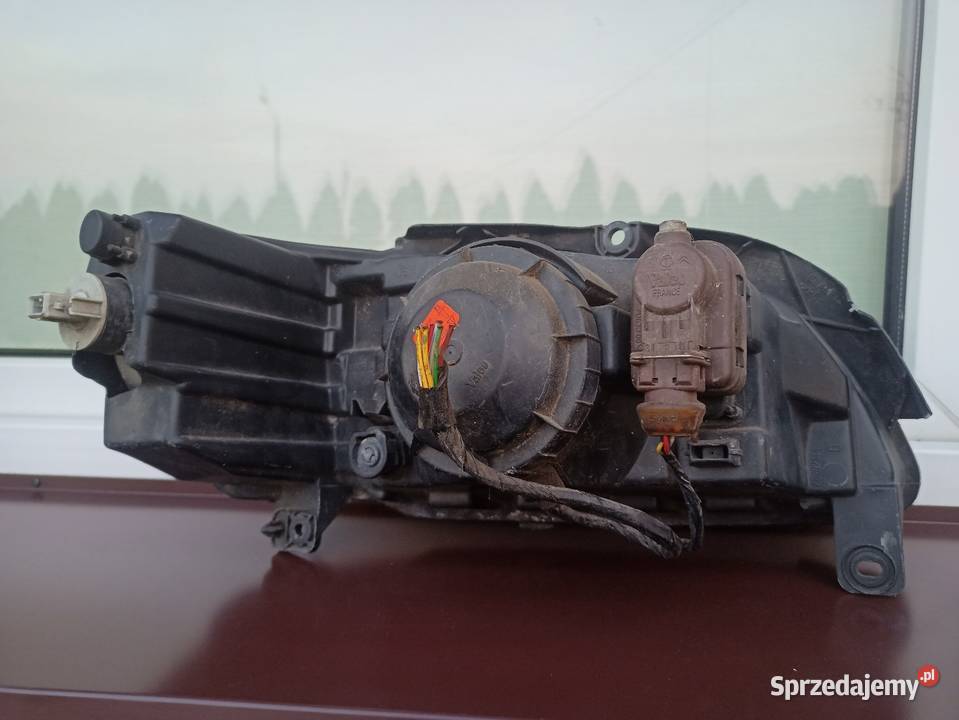 Peugeot 106 FL LIFT lampa przednia lewa łódzkie Sieradz