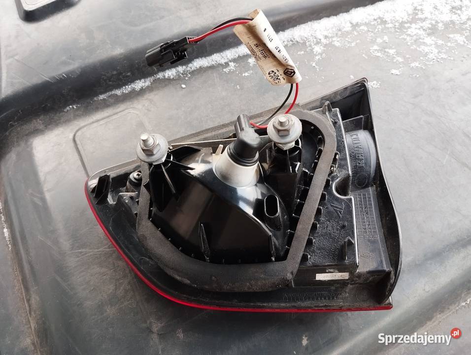 Lampa klapy bagażnika Renault Clio IV lewy tył osobowe Kamieniec
