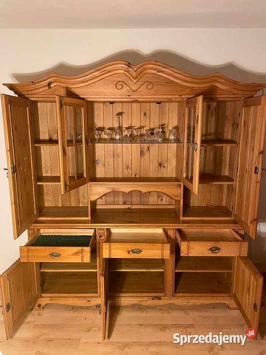 ładna witryna sosnowa kredens podświetlony z Sypniewo
