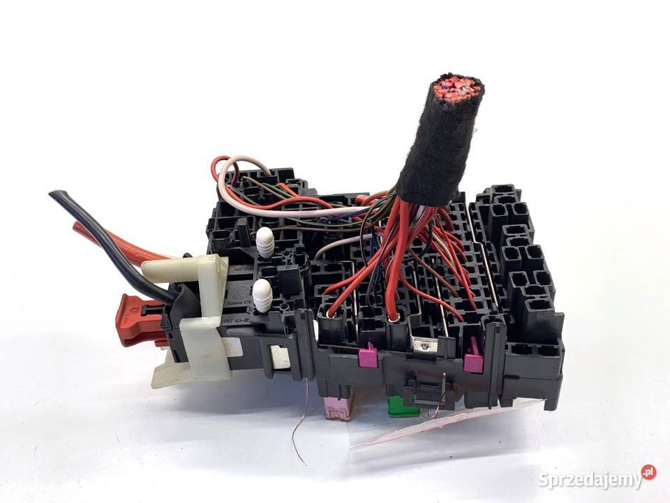 SKRZYNKA BEZPIECZNIKÓW VW GOLF VII 5Q0937615C