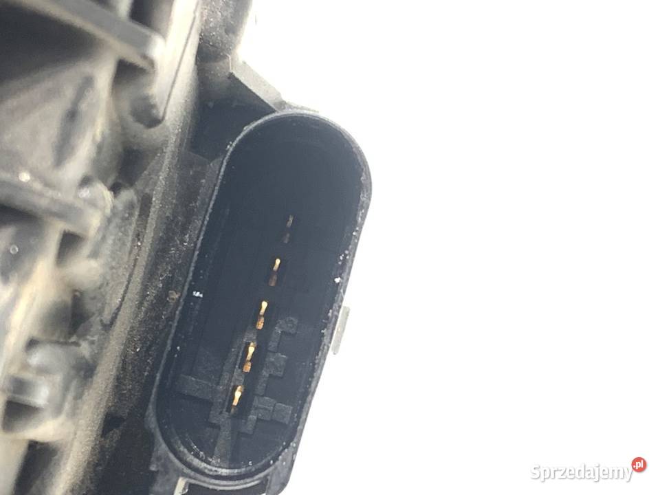 OBUDOWA TERMOSTATU POMPA WODY AUDI Q3 II