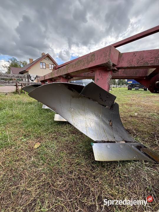 Pługi zagonowe 4 skibowe nieuszkodzony Bekiesza