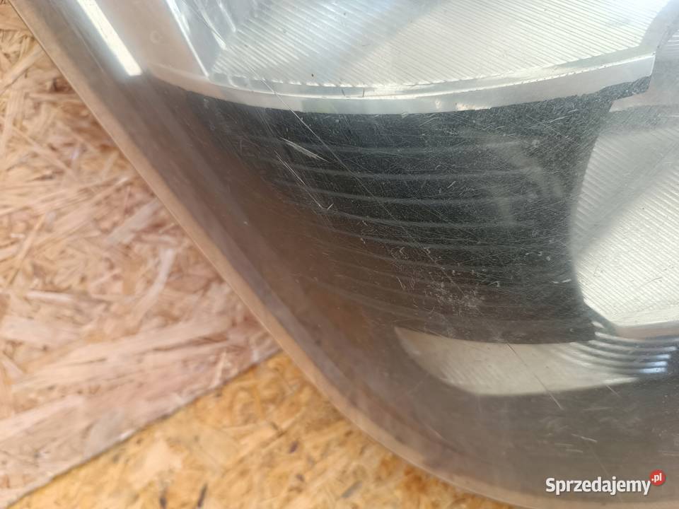 LAMPA PRAWY PRZÓD EU REFLEKTOR 69500010 IVECO