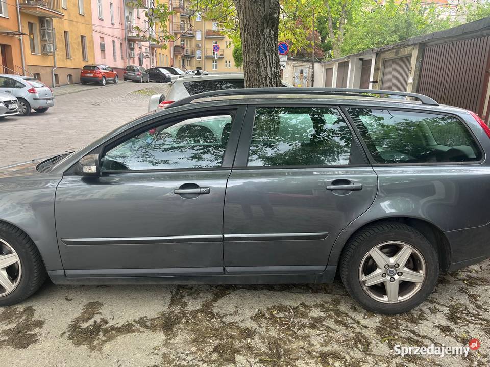 VOLVO V50 produkcji 2007 poj 1997 SYNDYK SPRZEDA uszkodzony