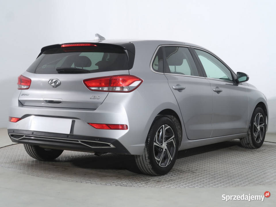 Hyundai i30 15 DPI pełny VAT sprzedam