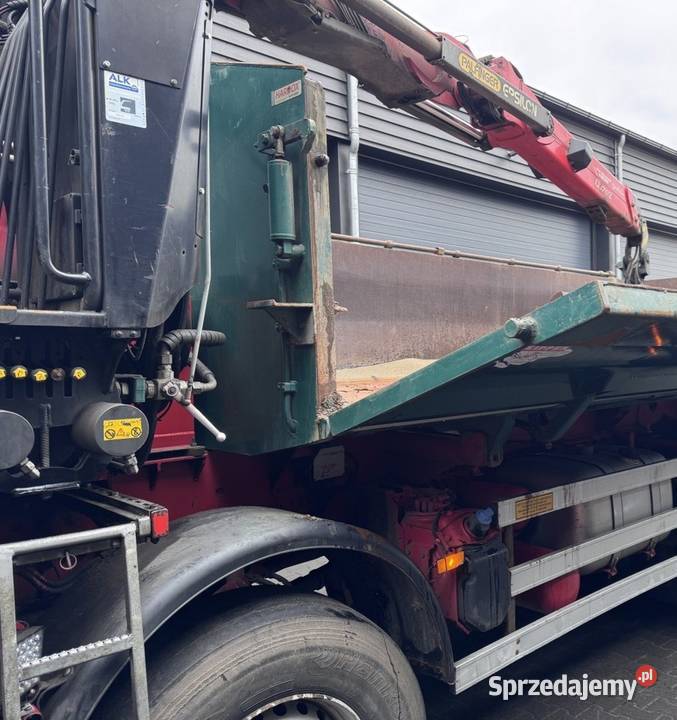Wywrotka 8X8 Mercedes AROCS 4142 BORDMATIC z Warszawa