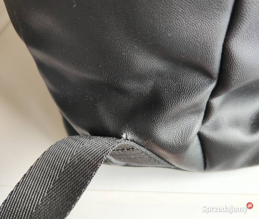 Czarny plecak Reserved minimalistyczny vintage Torby i torebki Szczecin