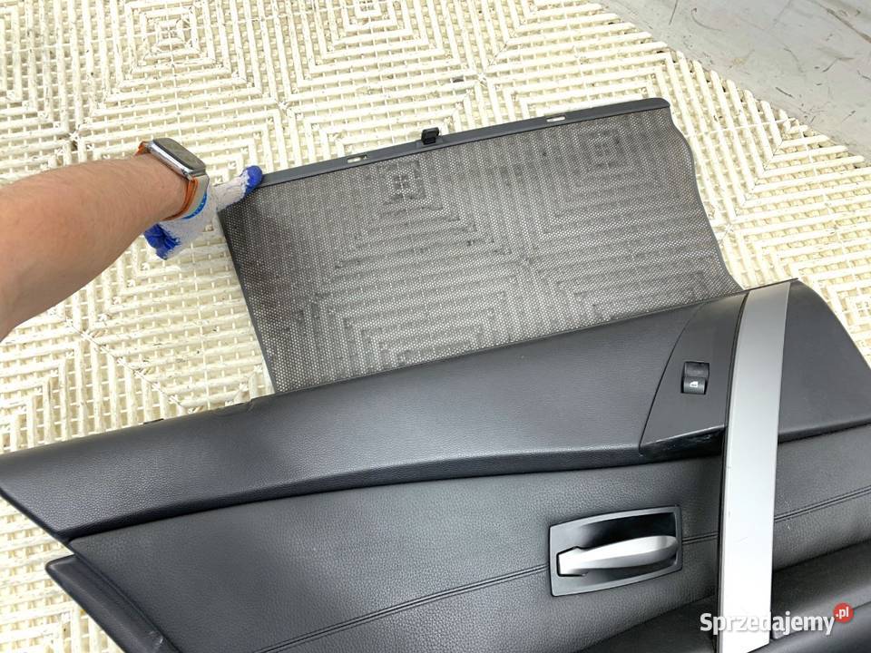 BOCZEK DRZWI LEWY TYŁ BMW E61 Kombi 0410