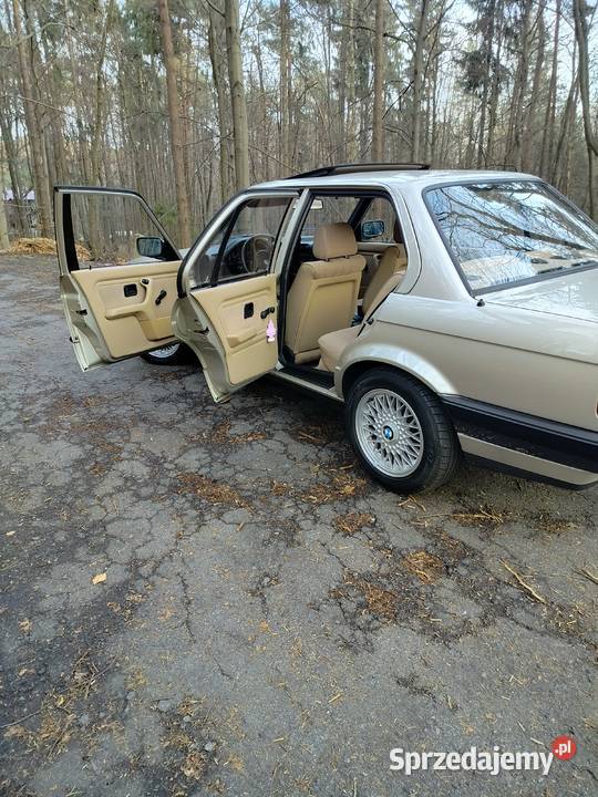 Samochód do ślubu BMW E30 wynajem samochodów Skała