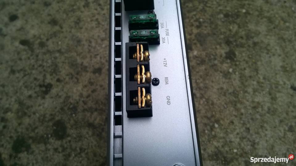 Wzmacniacz Clarion APX 4241 E 400W Clarion