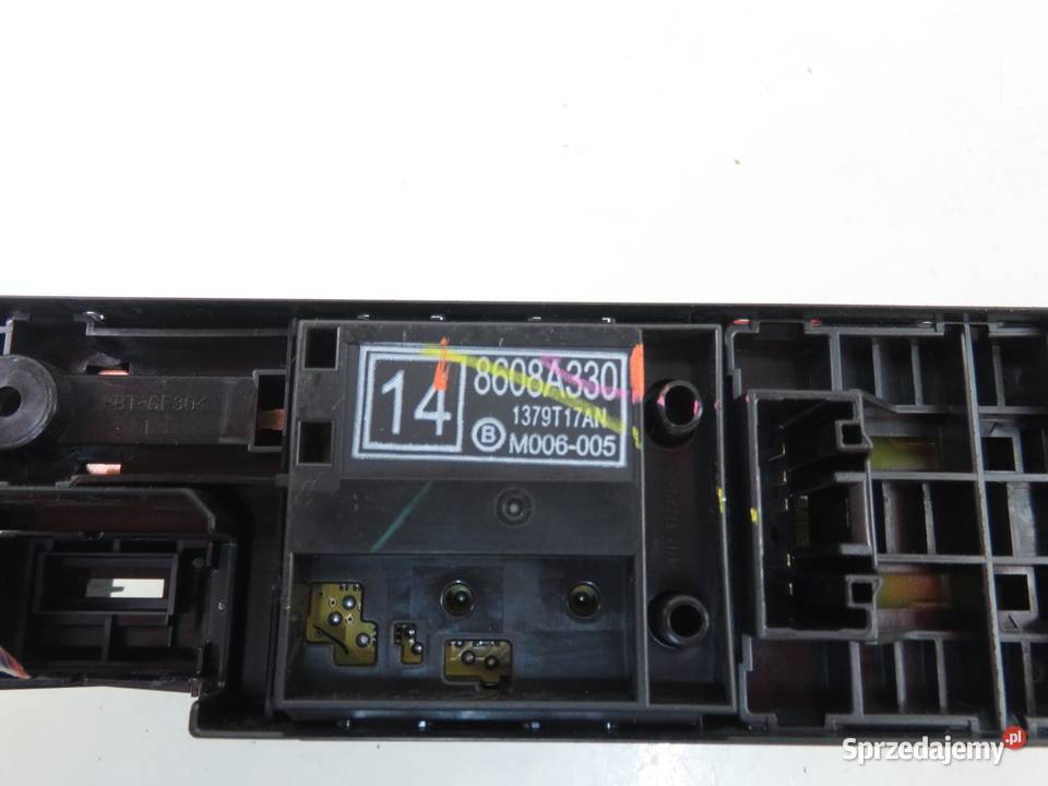 PANEL SZYB MITSUBISHI SPACE STAR II 8608A330