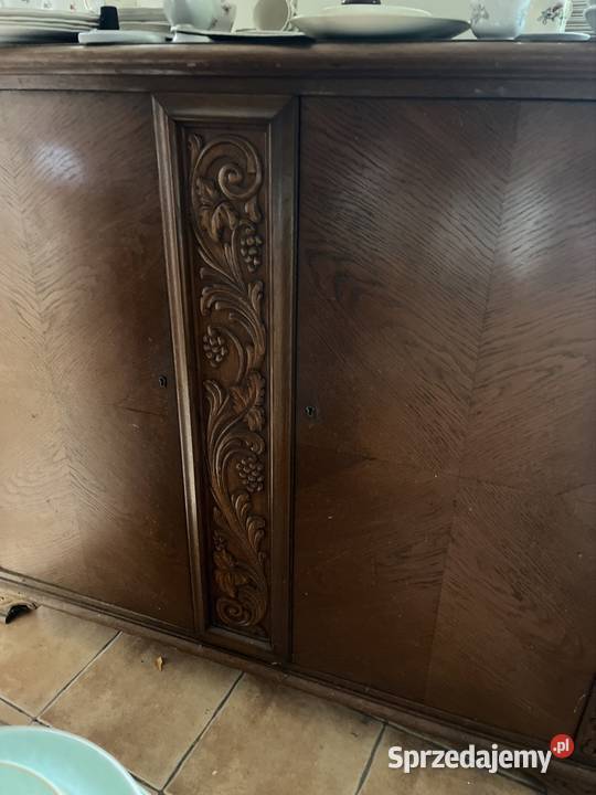 Komoda dębowa z pięknymi pasami rzeźb na pasach pomorskie Gdańsk
