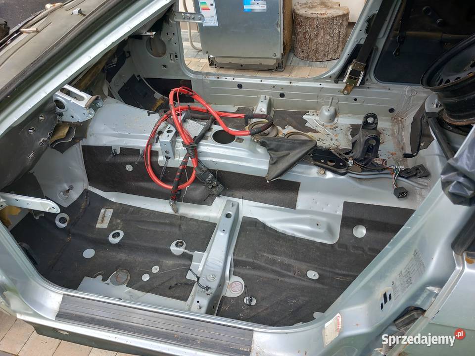 BMW e36 Sedan podłoga progi Brzozów