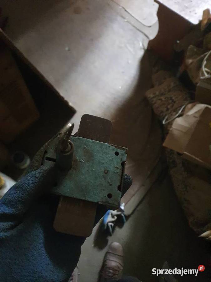 Stary metalowy zamek rygiel drzwiowy vintage PRL Warszawa