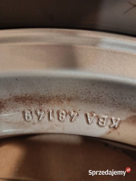 Felgi BMW5 24550R18 opony zima Dunlop 2023