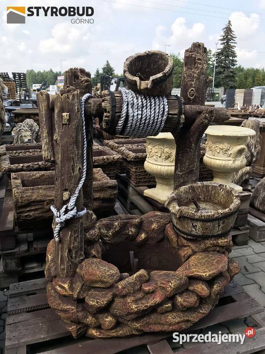 KRAKÓW STUDNIA BETONOWA fontanna KASKADA