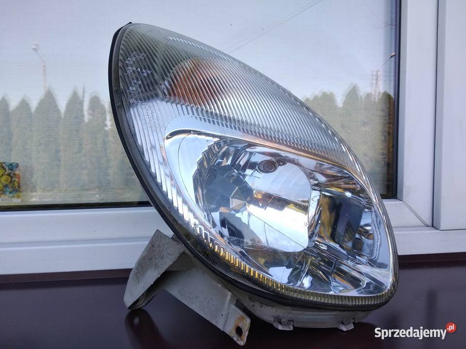 Daihatsu Sirion M100 lampa przednia prawa Sieradz