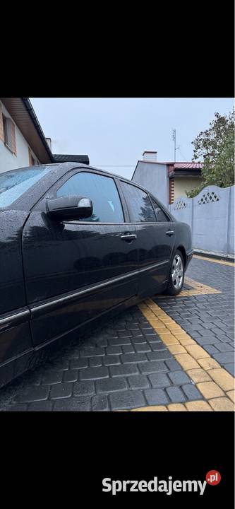Mercedes E320