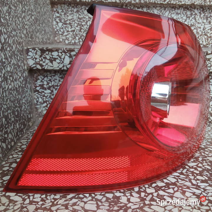 VW Golf V Lampa lewa tylna ładna 1K6945095Q osobowe Dębica