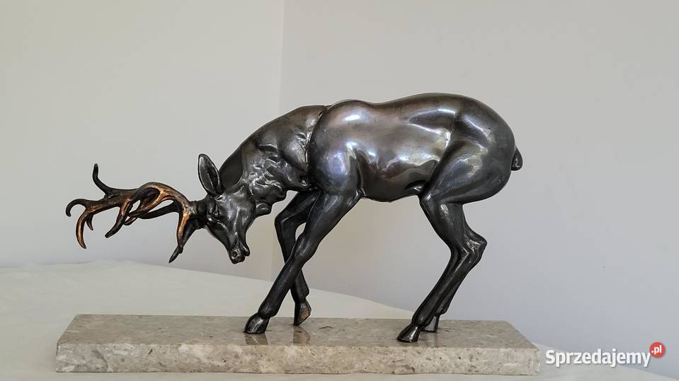 Elegancka rzeźba majestatycznego jelenia na Antyki Kraków