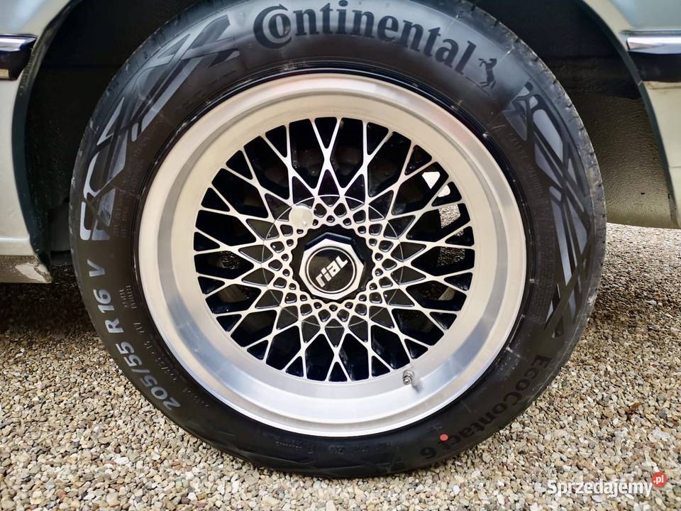 BMW 520 M20 R6 122 1980 139000 1 właściciel centralny zamek Seria 5 Kielce