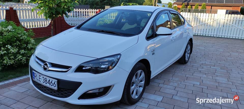 Opel Astra J 16 benzyna 2018 8500 przebiegu Leżajsk sprzedam