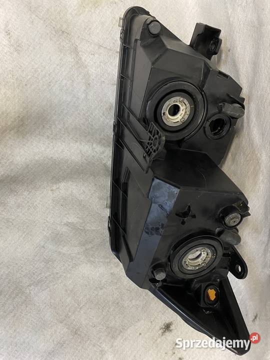 Lampa prawy przód Fiat Freemont Dodge Journey śląskie Jasienica sprzedam