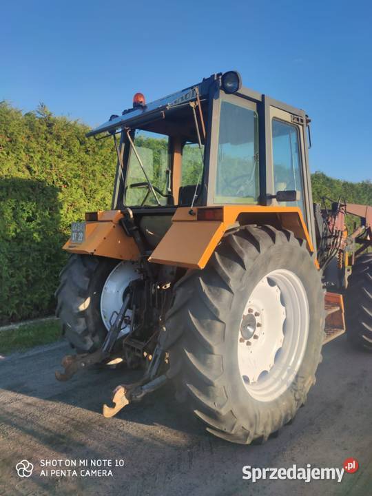 Renault 11014 z ładowaczem Agram Renault