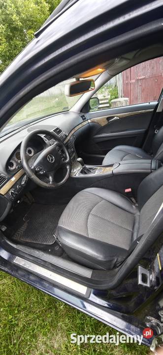 Mercedes W211 Karawan Kielce