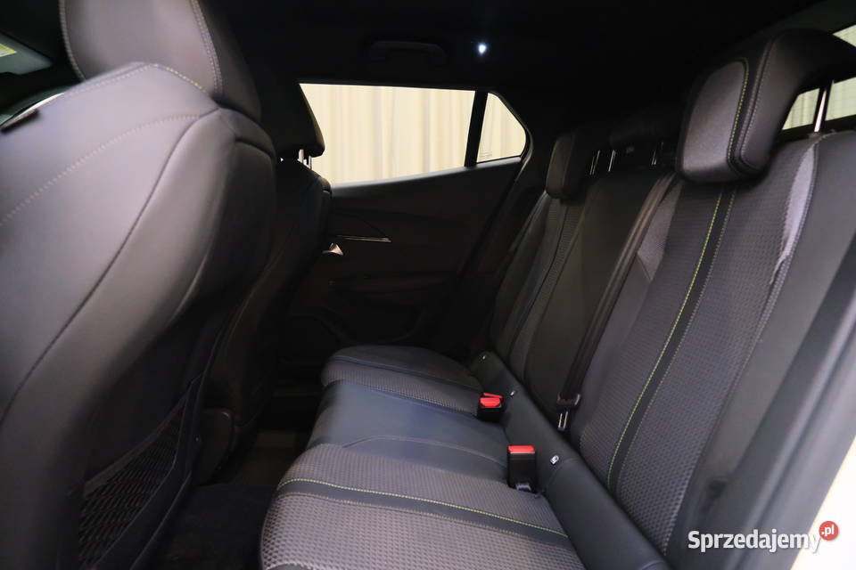 PEUGEOT E2008 2022 EE 136 automatyczna Warszawa