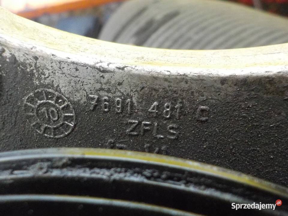 MERCEDES W204 18 CGI 11r 156 271820 pompa Pompy wspomagania świętokrzyskie Suków