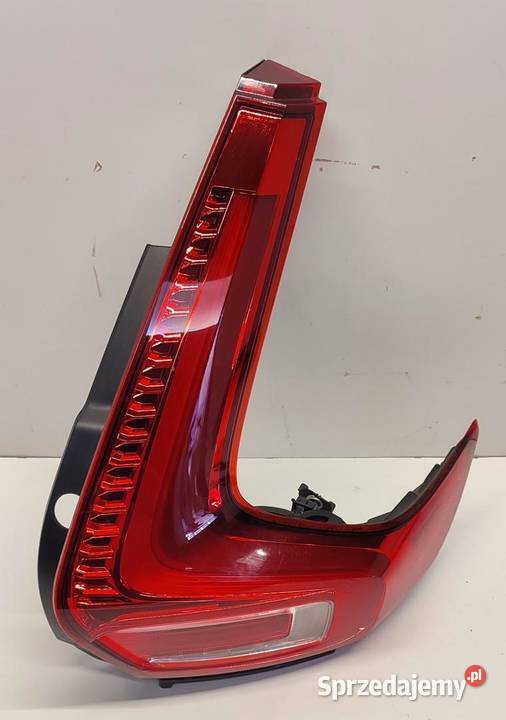 VOLVO XC40 LAMPA PRAWY TYŁ 31446791