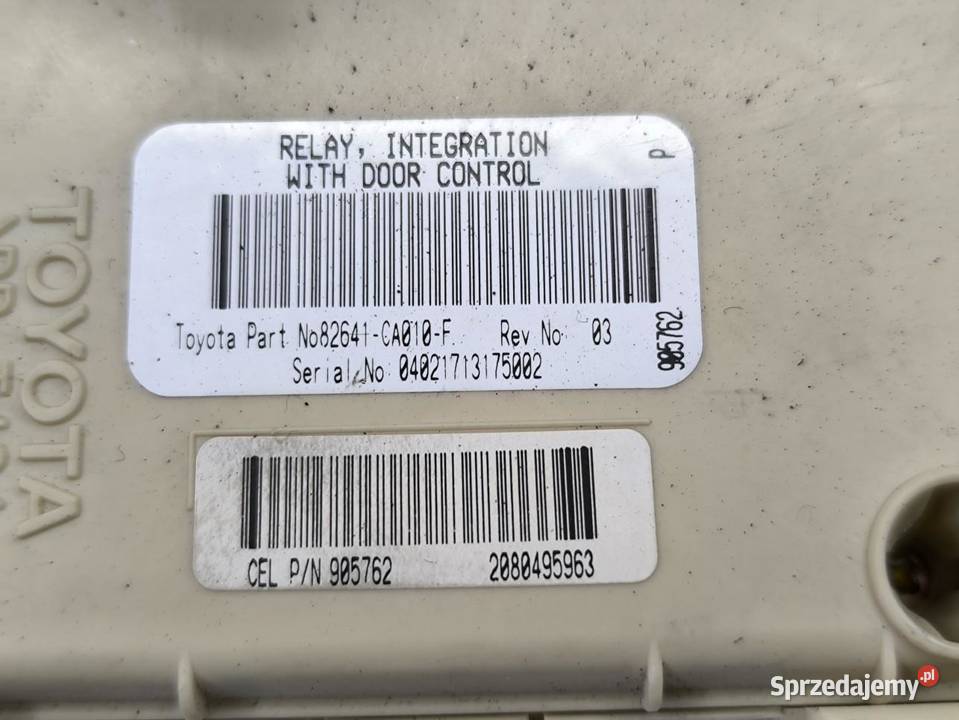 SKRZYNKA BEPIECZNIKÓW TOYOTA AVENSIS II T25 18 wielkopolskie