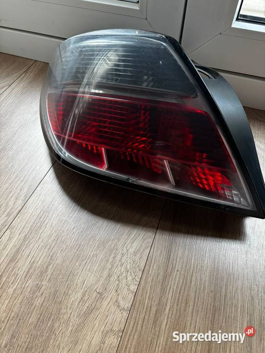 Astra H GTC lampy tył osobowe wielkopolskie Leszno sprzedam