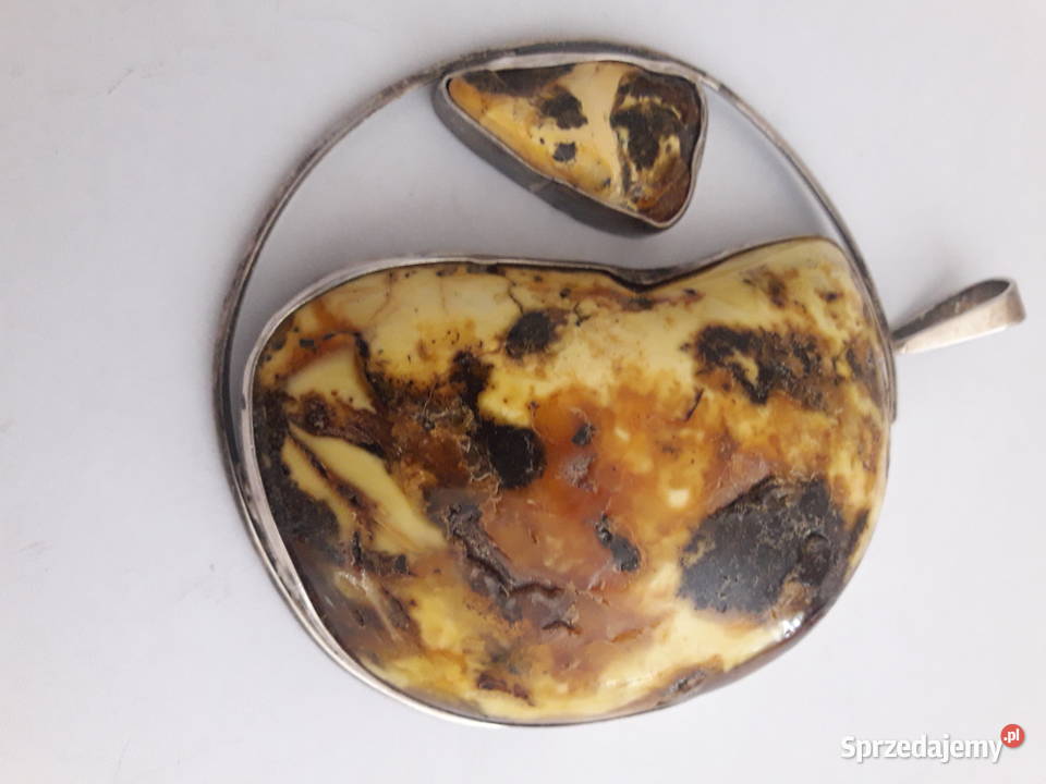 Wisior bursztyn bałtycki 64gram