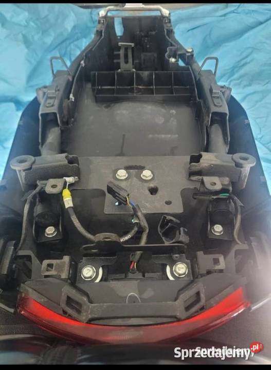 KAWASAKI VERSYS 1000 OEM LAMPA TYŁ TYLNA LED Nowy Tomyśl sprzedam