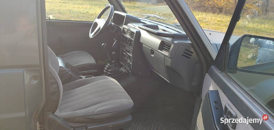 Nissan Patrol GR60 28 TD renowacji Police