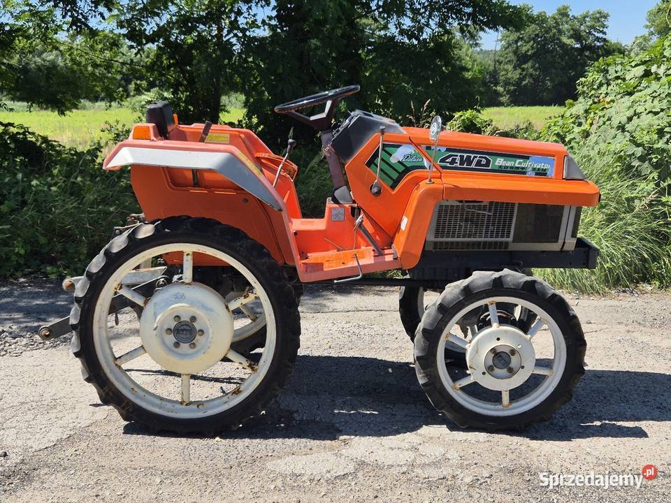 Traktorek traktor KUBOTA XB1 12 44 z Małuszyn